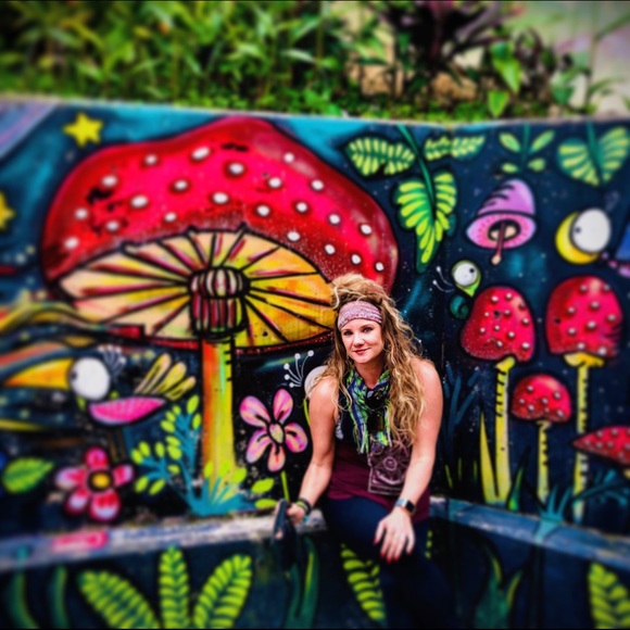 Meet your Posher, Lola - Picture 3 of 8